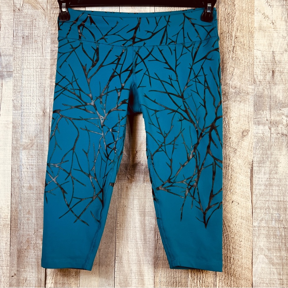 Splits59. Size Small Green-Blue & Black Capri Leggings w/Waistband Pocket